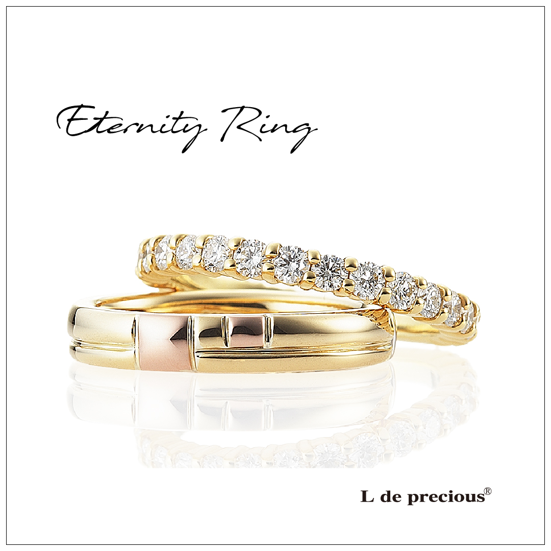 イエローゴールドの爪留のエタニティリングと、イエローゴールドとピンクゴールドのコンビの結婚指輪です。どちらもストレートラインです。