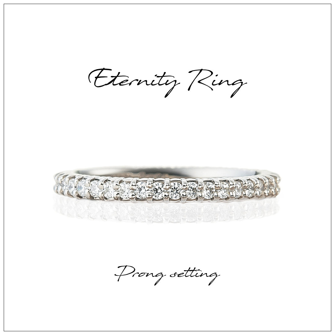 爪留めで小さなダイヤモンドが美しく並ぶプラチナのエタニティリング